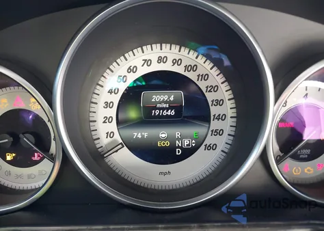 2014 Mercedes-Benz E 350 4Matic z USA, uszkodzony, nr VIN WDDHF8JB3EA859199